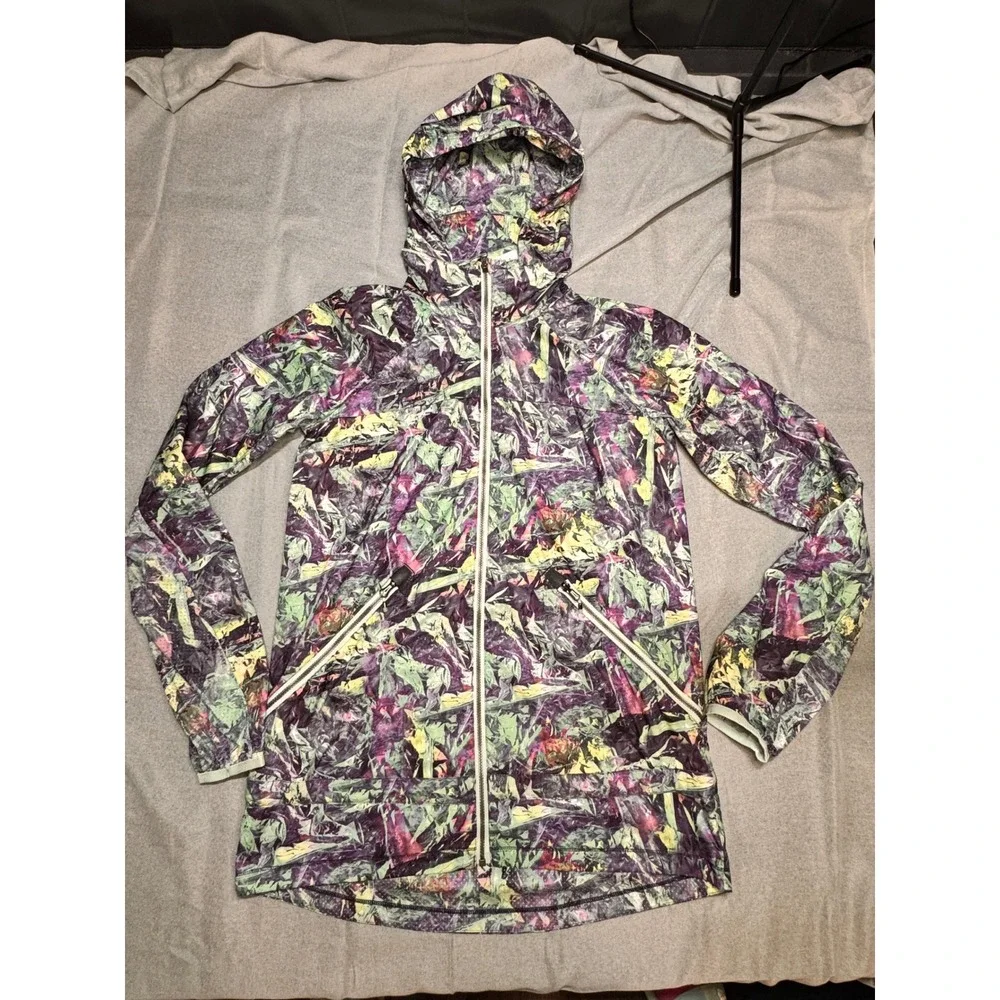 Lululemon Athletica Miss Misty II Hooded Windbreaker Jacket Abstract Size 4